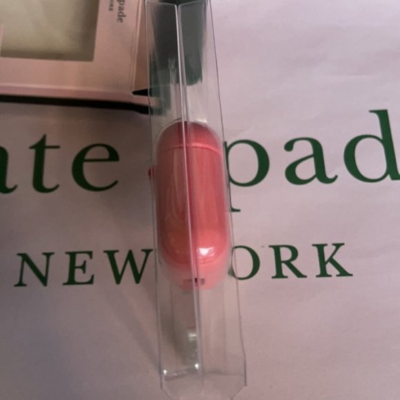 Kate Spade New York AirPods Case With Clip Panache Pink - Picture 14 of 16